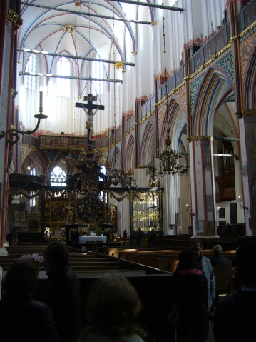 Innenraum Nikolaikirche mit Lettner